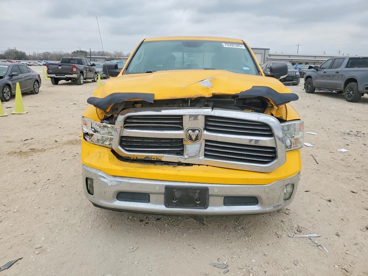 2016 RAM 1500 SLT photo 5