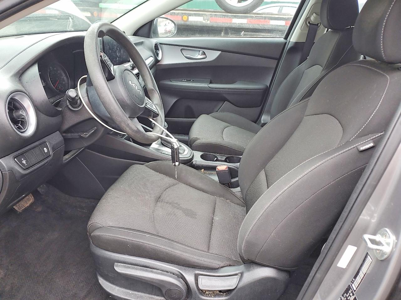 2023 KIA FORTE photo 19
