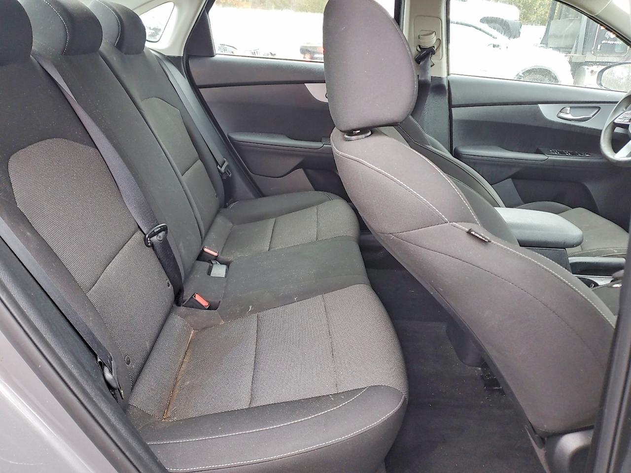 2023 KIA FORTE photo 28