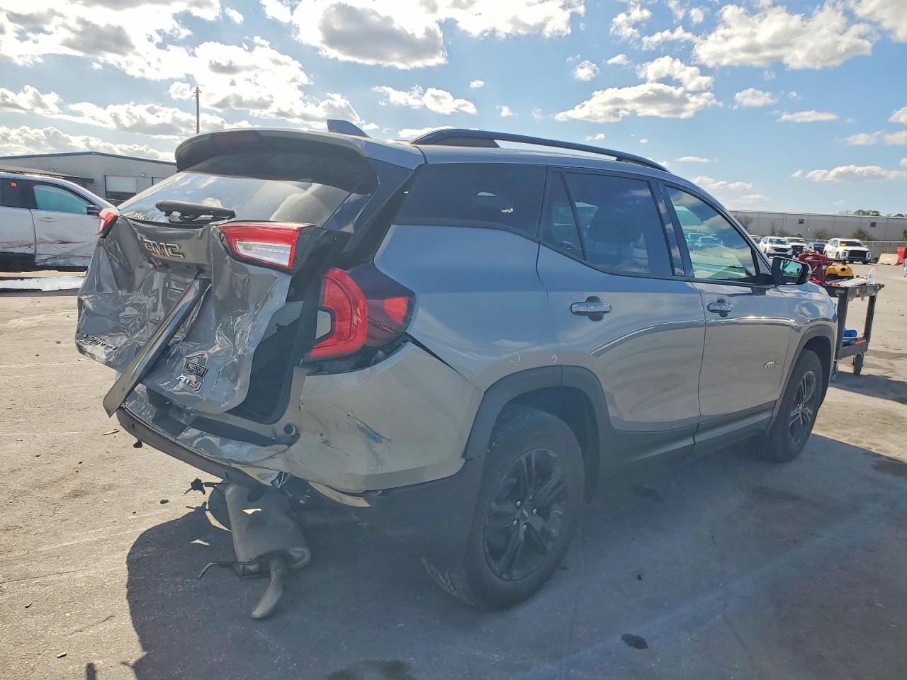 2024 GMC TERRAIN AT4 photo 5