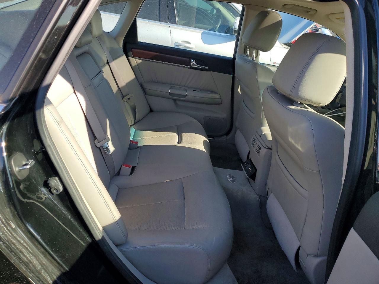 2010 INFINITI M35 X photo 19