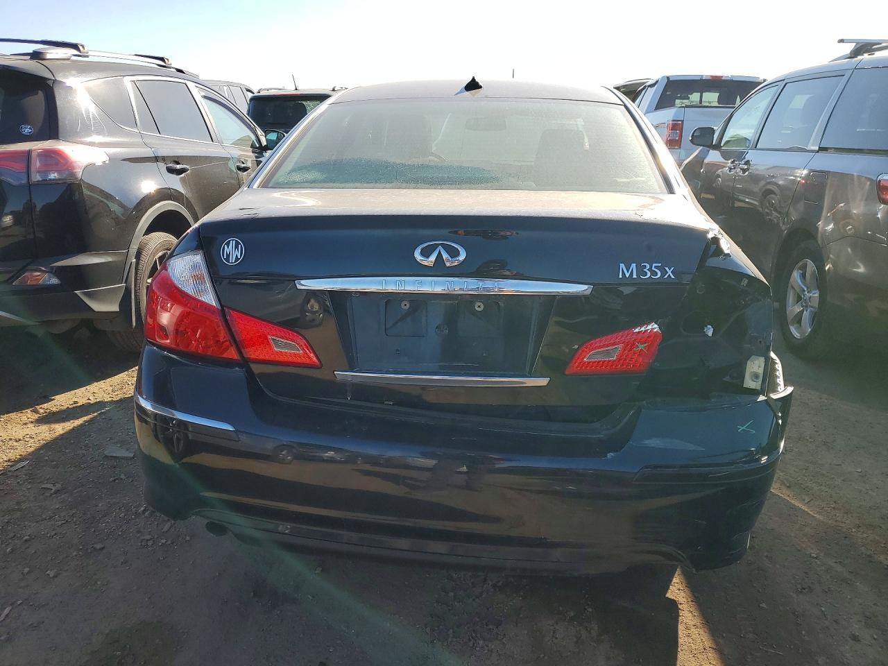 2010 INFINITI M35 X photo 11
