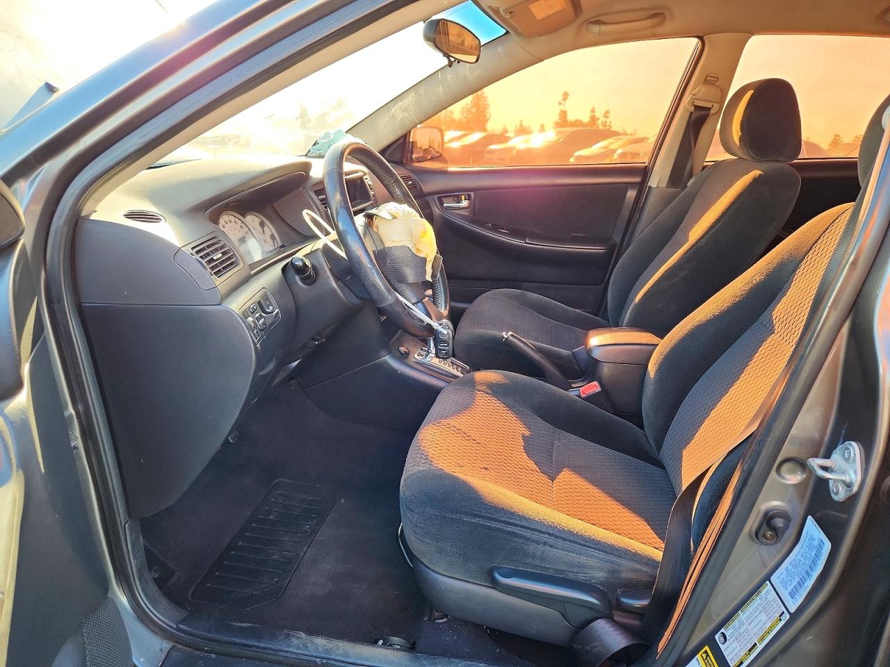 2005 TOYOTA COROLLA S photo 7