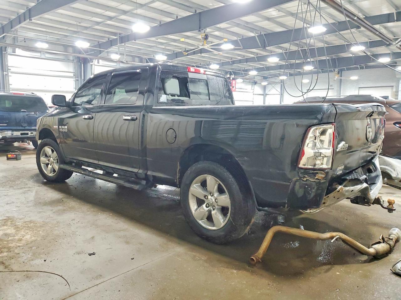 2015 RAM 1500 SLT photo 3