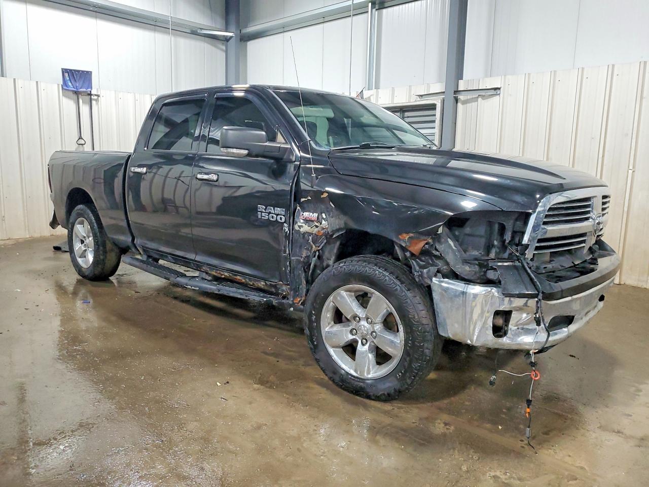 2015 RAM 1500 SLT photo 7