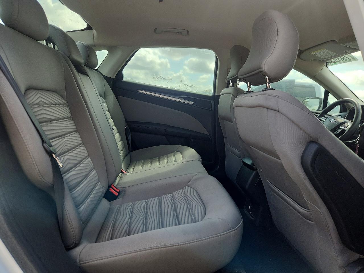 2016 FORD FUSION photo 10
