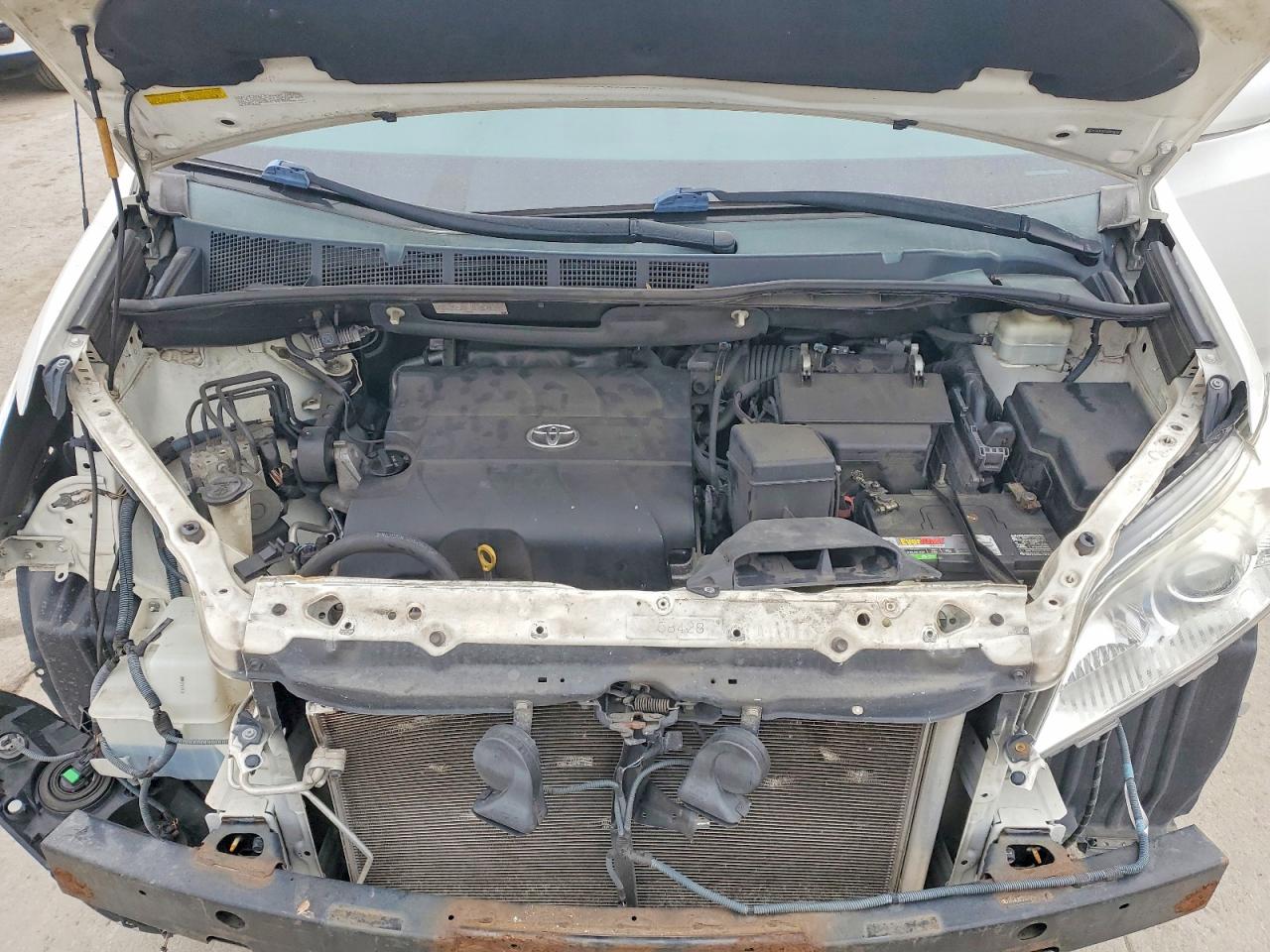 2013 TOYOTA SIENNA XLE 7-PASSENGER photo 12