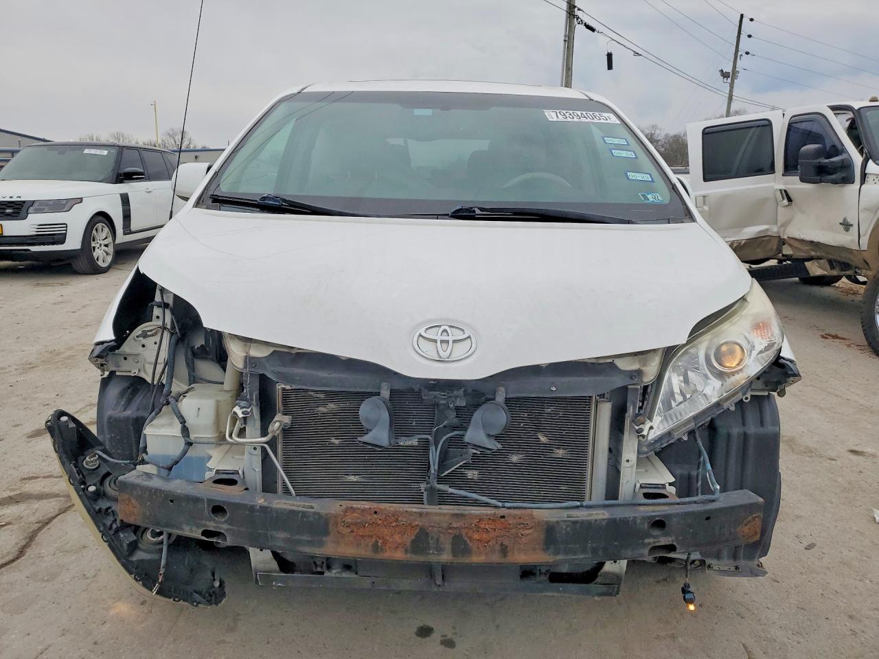 2013 TOYOTA SIENNA XLE 7-PASSENGER photo 5