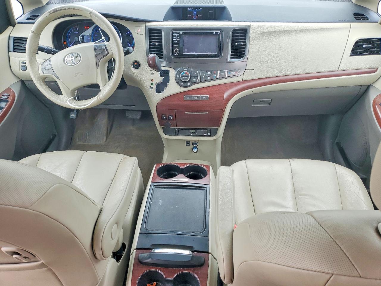 2013 TOYOTA SIENNA XLE 7-PASSENGER photo 8