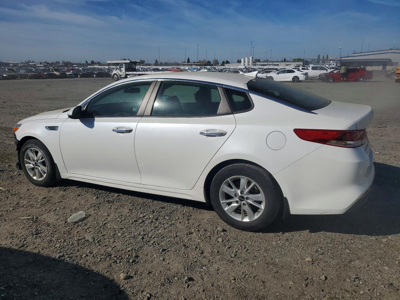 2016 KIA OPTIMA LX photo 3