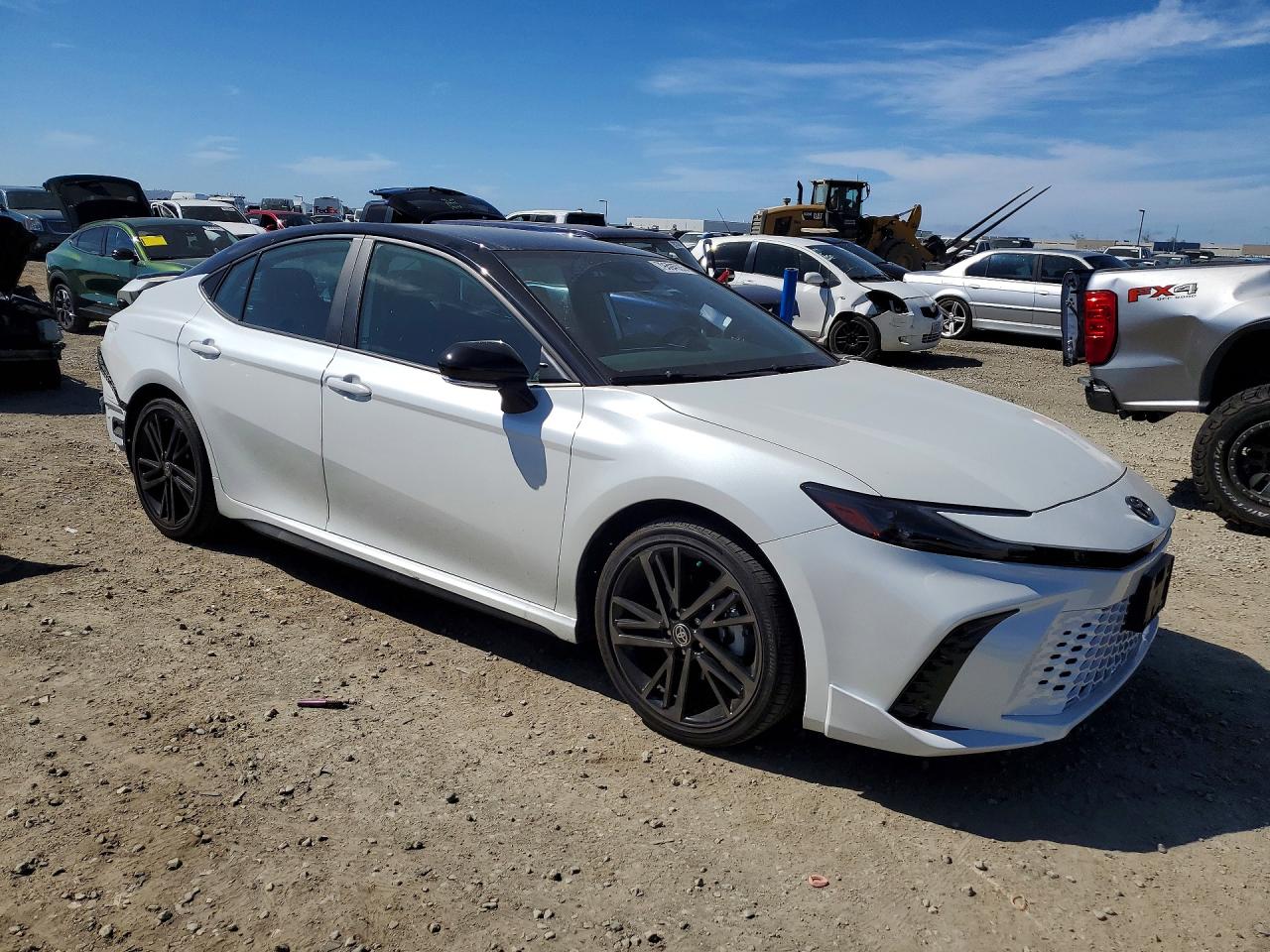 2025 TOYOTA CAMRY XSE photo 7