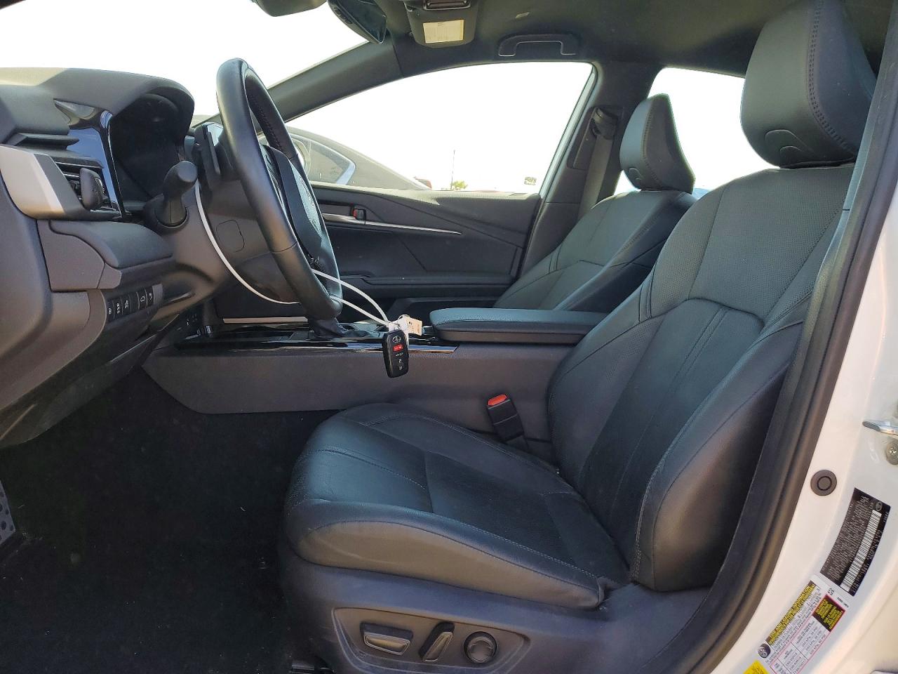 2025 TOYOTA CAMRY XSE photo 13