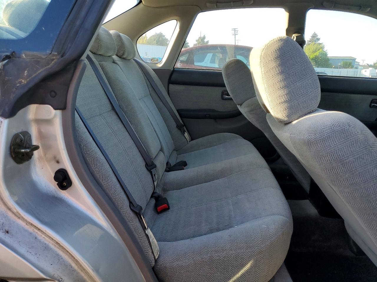 2002 SUBARU LEGACY L photo 19