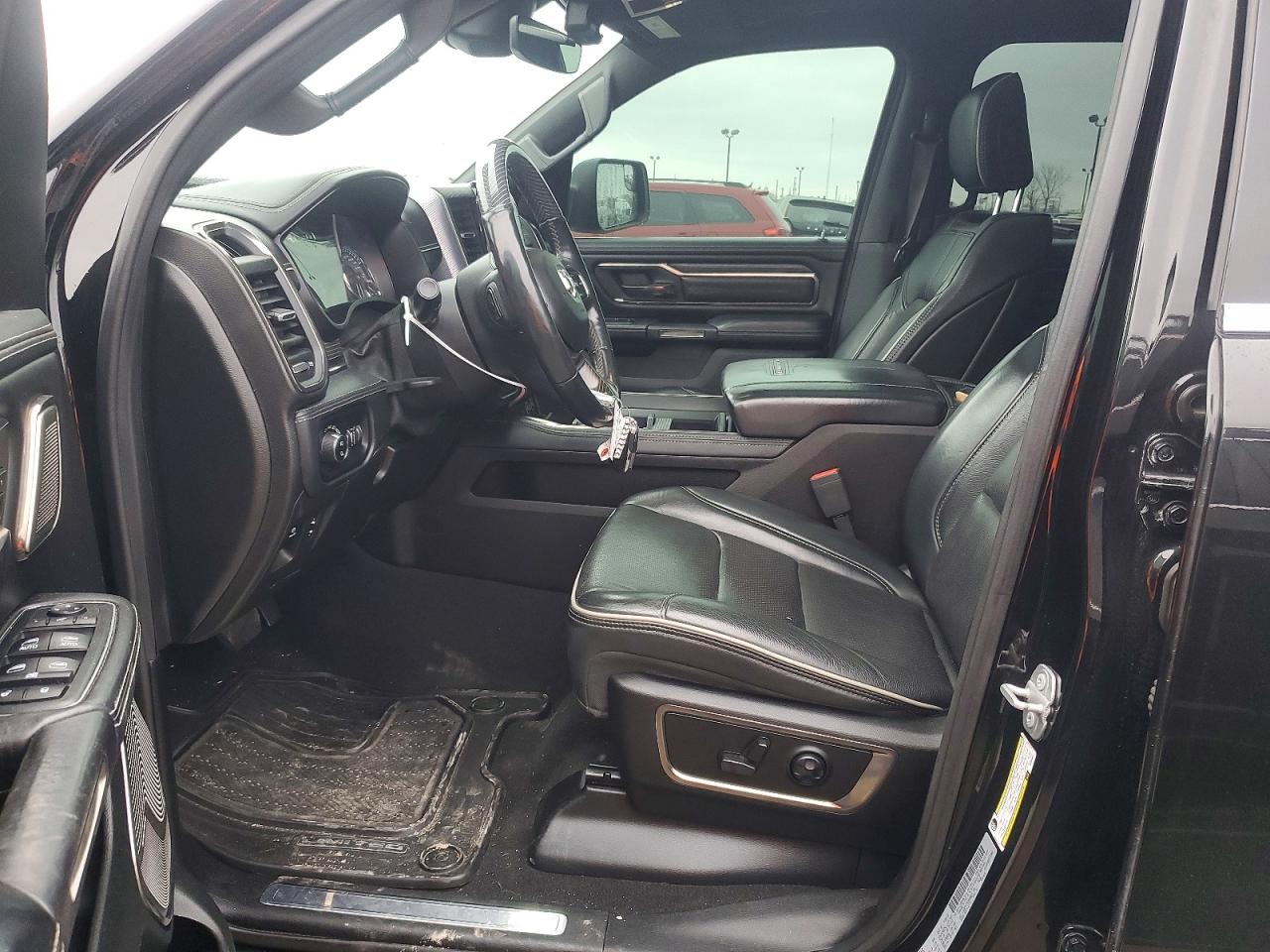 2019 RAM 1500 LIMITED photo 13
