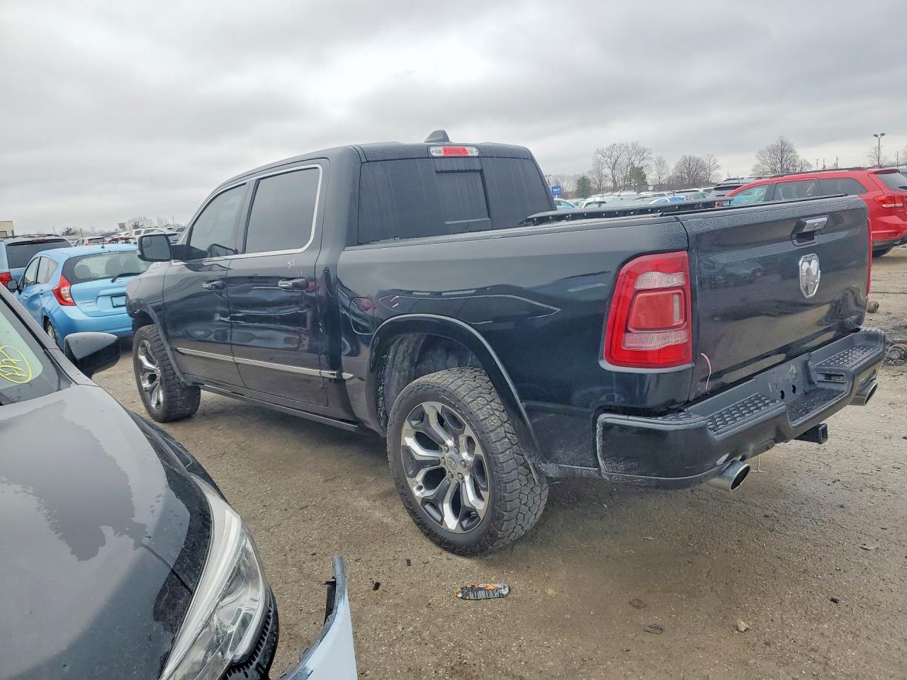 2019 RAM 1500 LIMITED photo 3