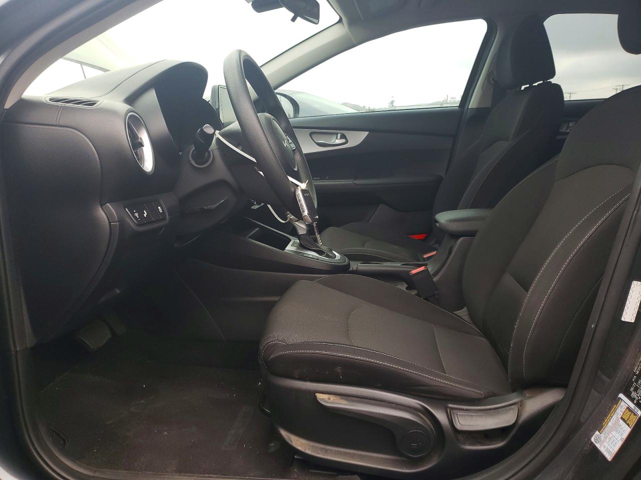 2023 KIA FORTE LXS photo 13
