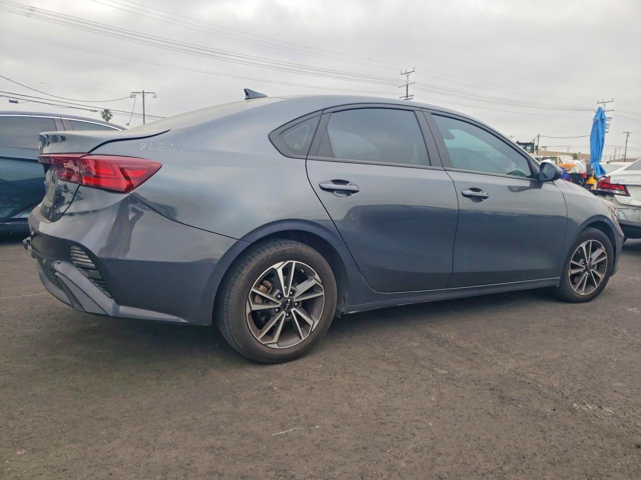 2023 KIA FORTE LXS photo 5