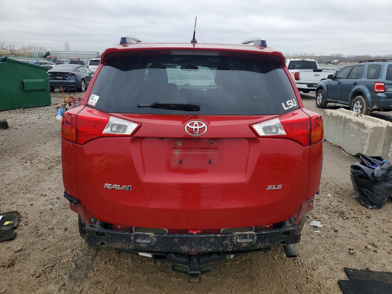 2013 TOYOTA RAV4 XLE photo 6
