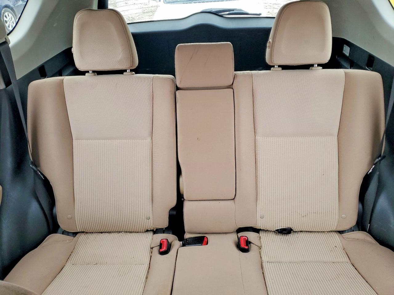 2013 TOYOTA RAV4 XLE photo 10