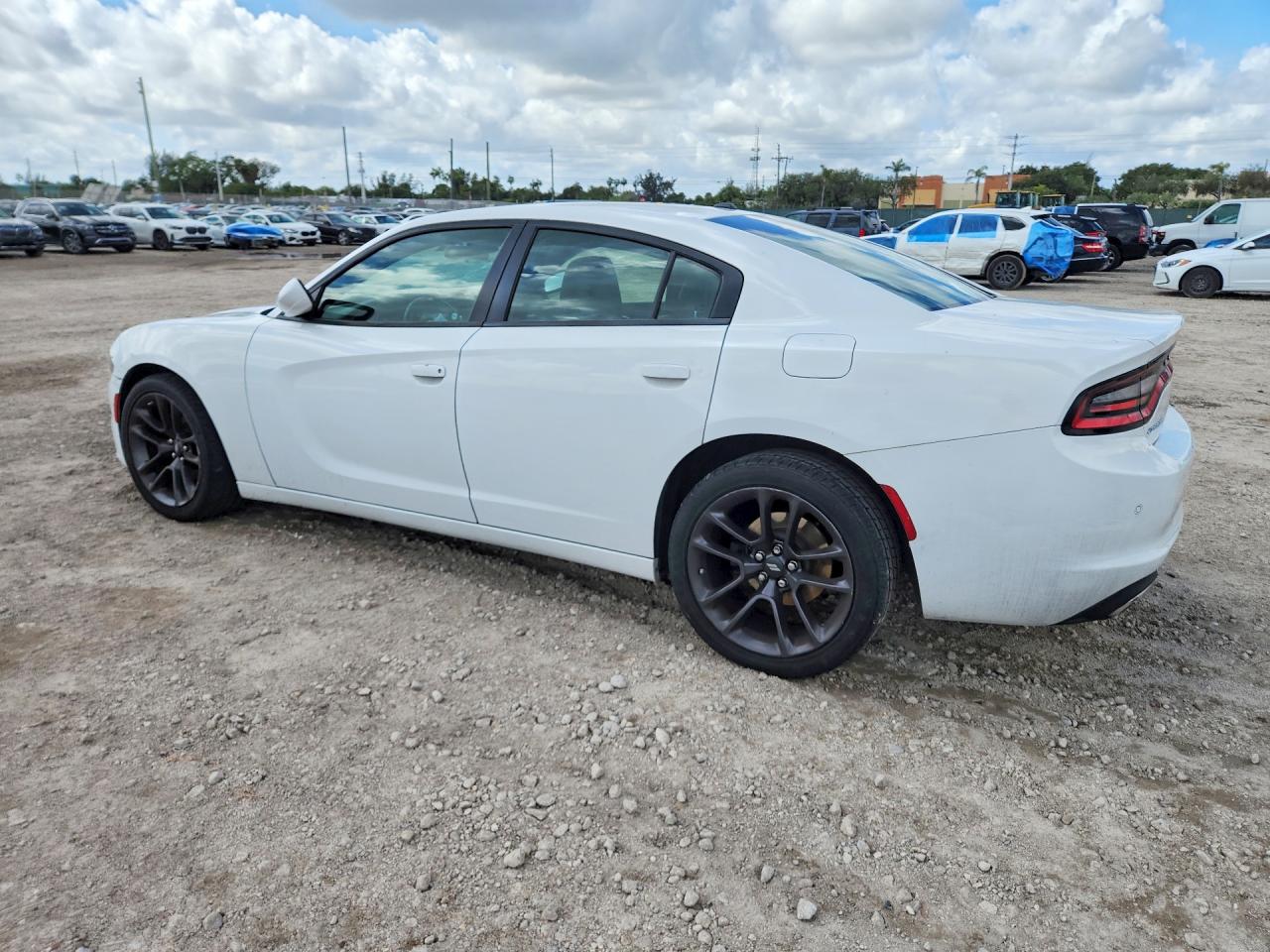 2020 DODGE CHARGER SXT photo 3