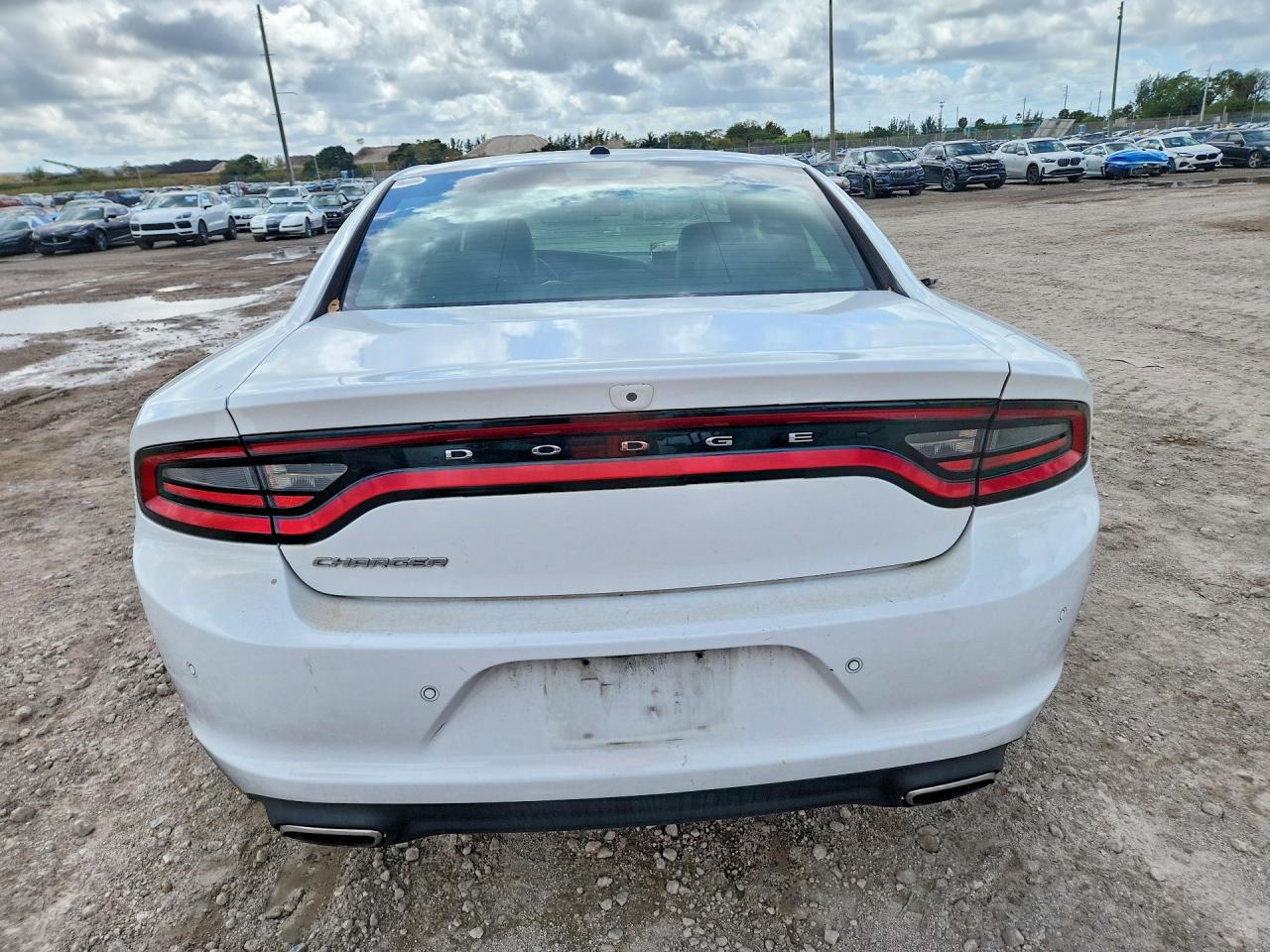 2020 DODGE CHARGER SXT photo 11