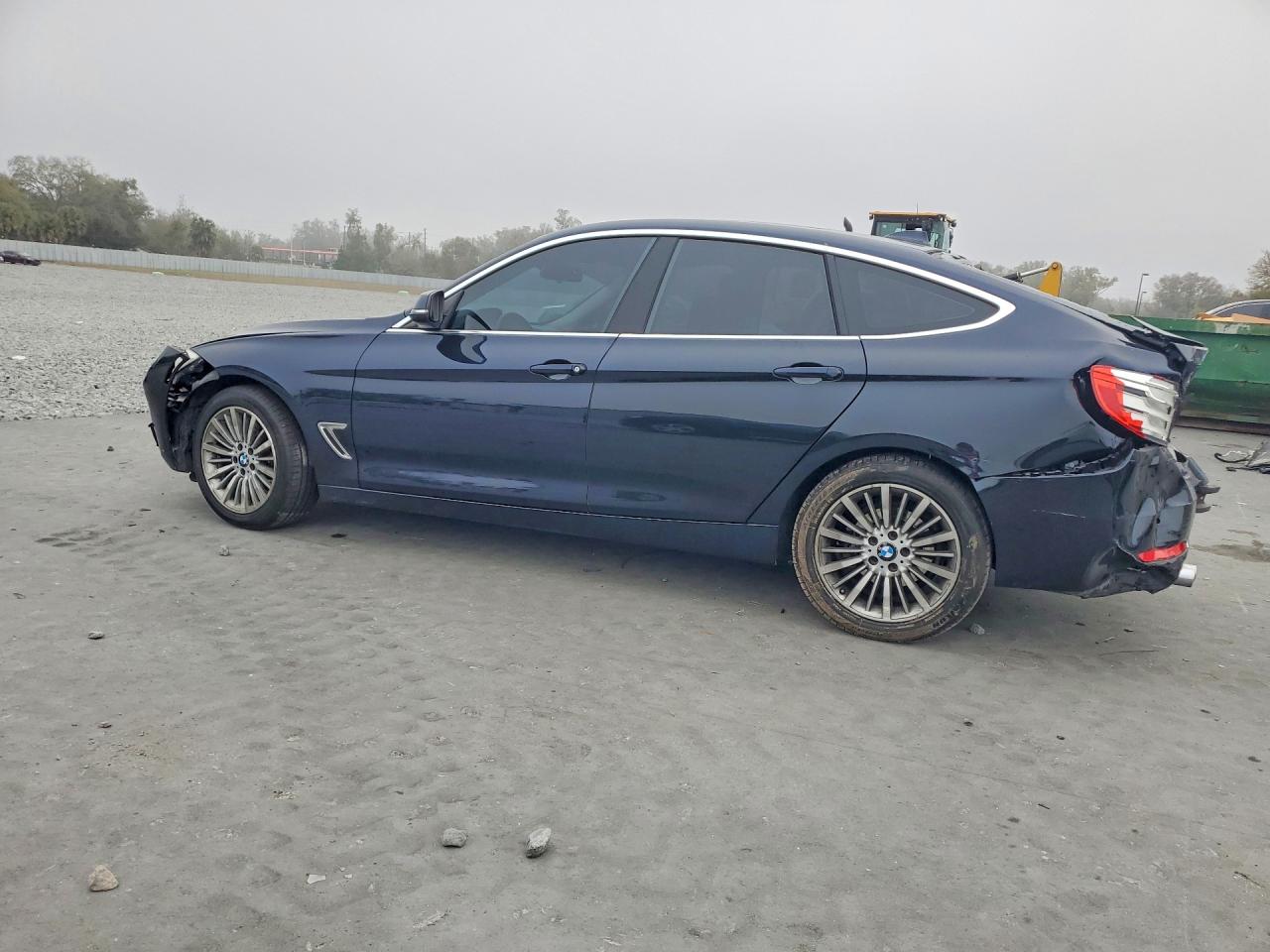 2015 BMW 328 XIGT SULEV photo 2
