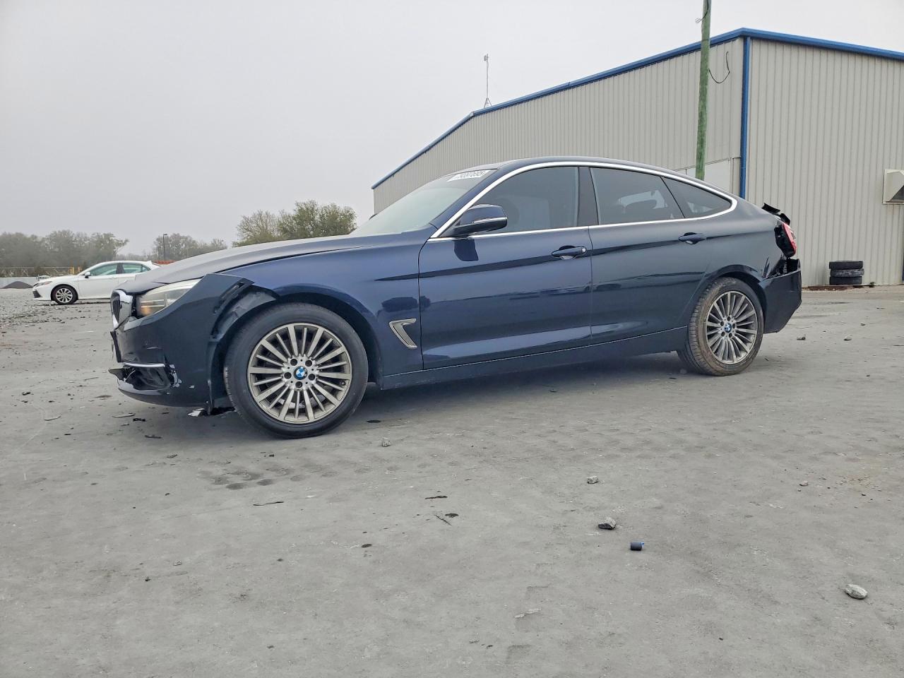 2015 BMW 328