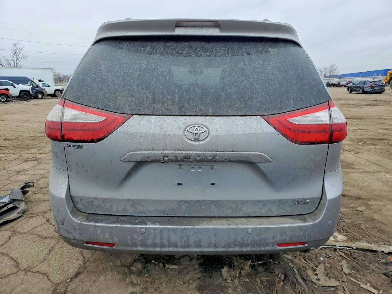 2016 TOYOTA SIENNA XLE 8-PASSENGER photo 11