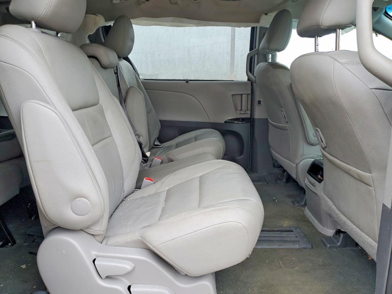 2016 TOYOTA SIENNA XLE 8-PASSENGER photo 21