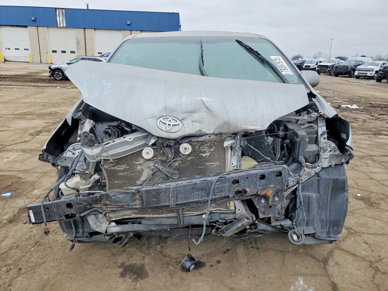 2016 TOYOTA SIENNA XLE 8-PASSENGER photo 9