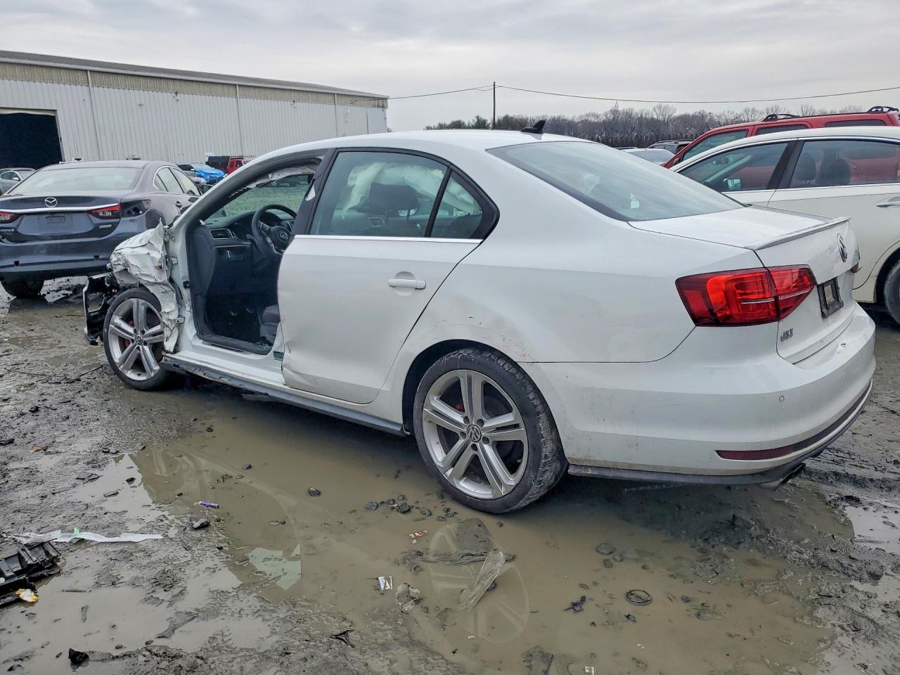 2016 VOLKSWAGEN JETTA GLI photo 2