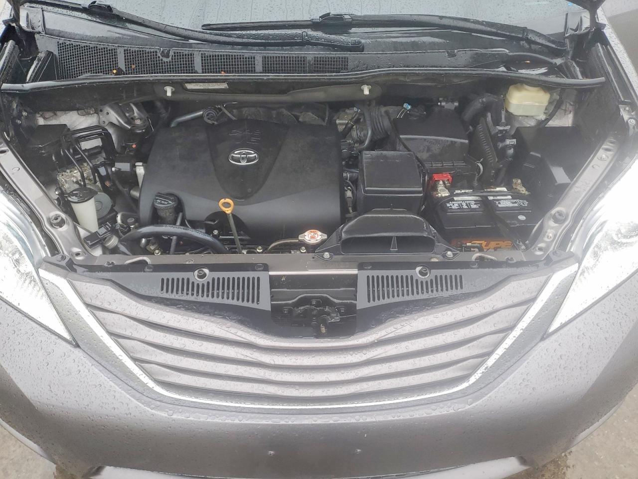 2017 TOYOTA SIENNA LE 7-PASSENGER photo 12