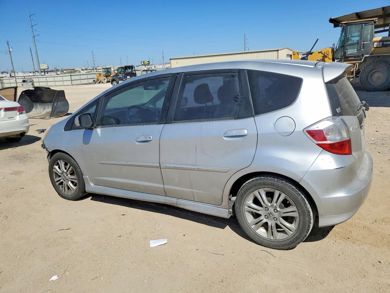 2011 HONDA FIT SPORT photo 2