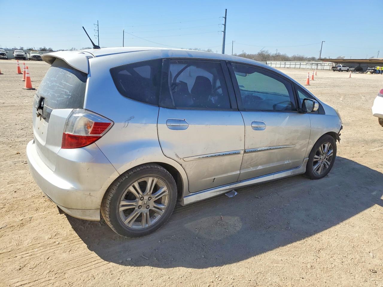 2011 HONDA FIT SPORT photo 3