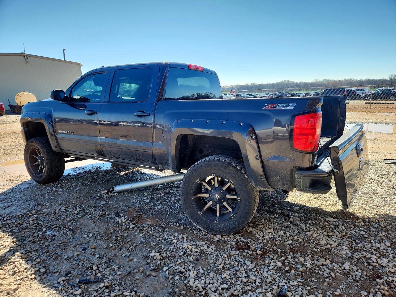 2016 CHEVROLET SILVERADO K1500 LT photo 2
