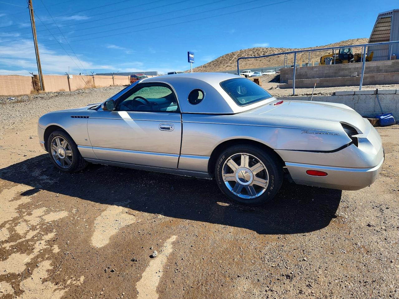 2004 FORD THUNDERBIRD photo 2
