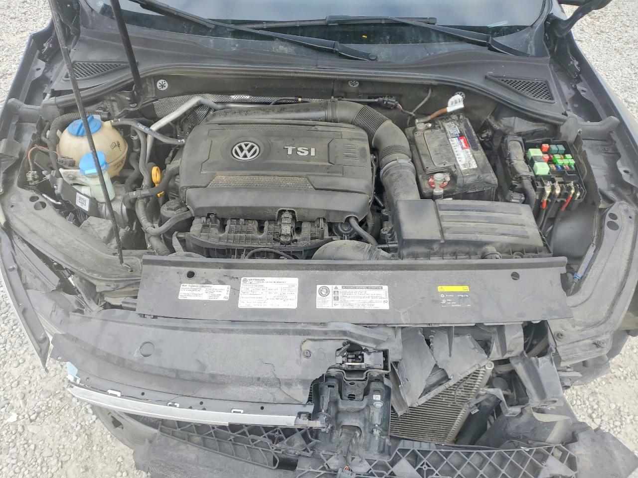 2017 VOLKSWAGEN PASSAT R-LINE photo 21