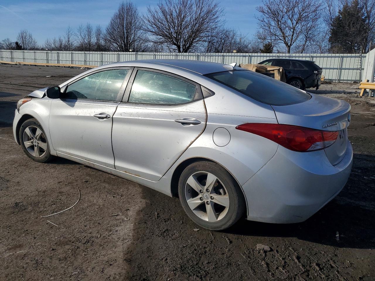 2013 HYUNDAI ELANTRA GLS photo 2