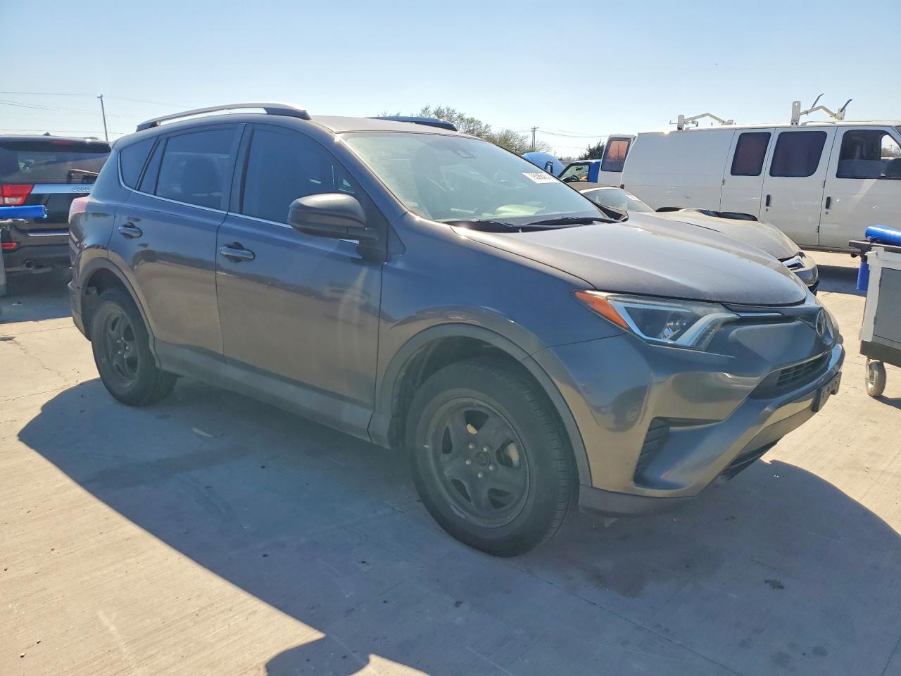 2017 TOYOTA RAV4 LE photo 4