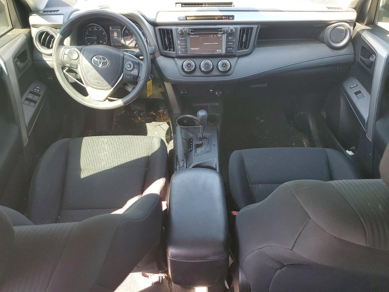 2017 TOYOTA RAV4 LE photo 8