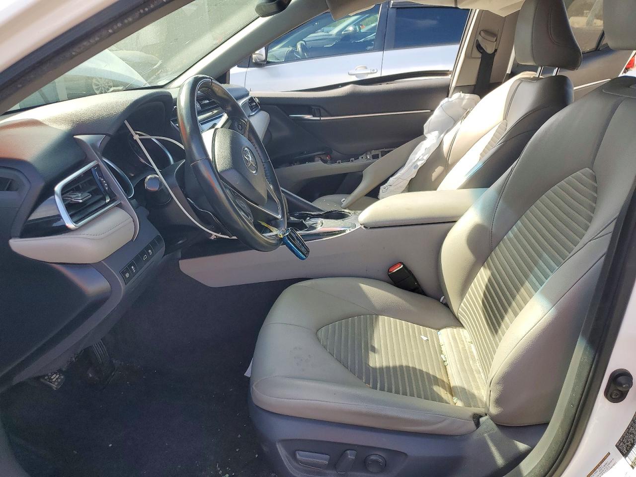 2018 TOYOTA CAMRY SE photo 19