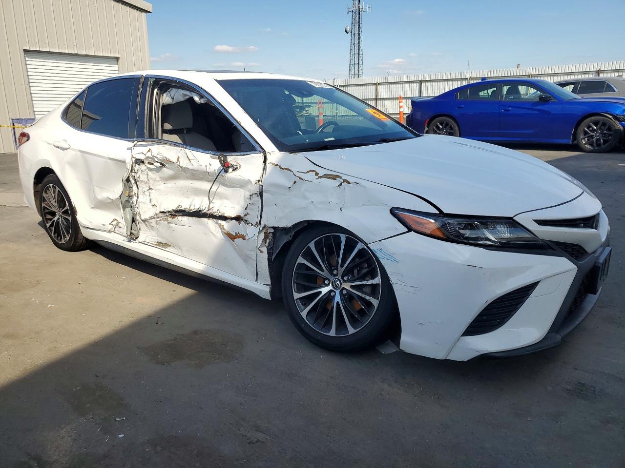 2018 TOYOTA CAMRY SE photo 10