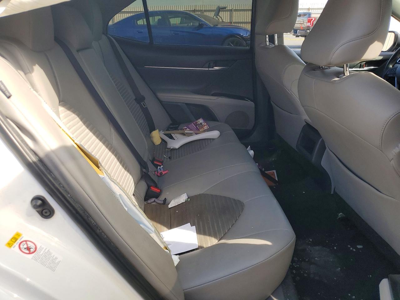 2018 TOYOTA CAMRY SE photo 28