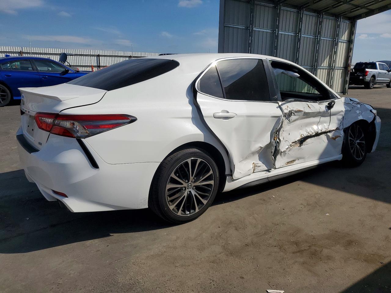 2018 TOYOTA CAMRY SE photo 7
