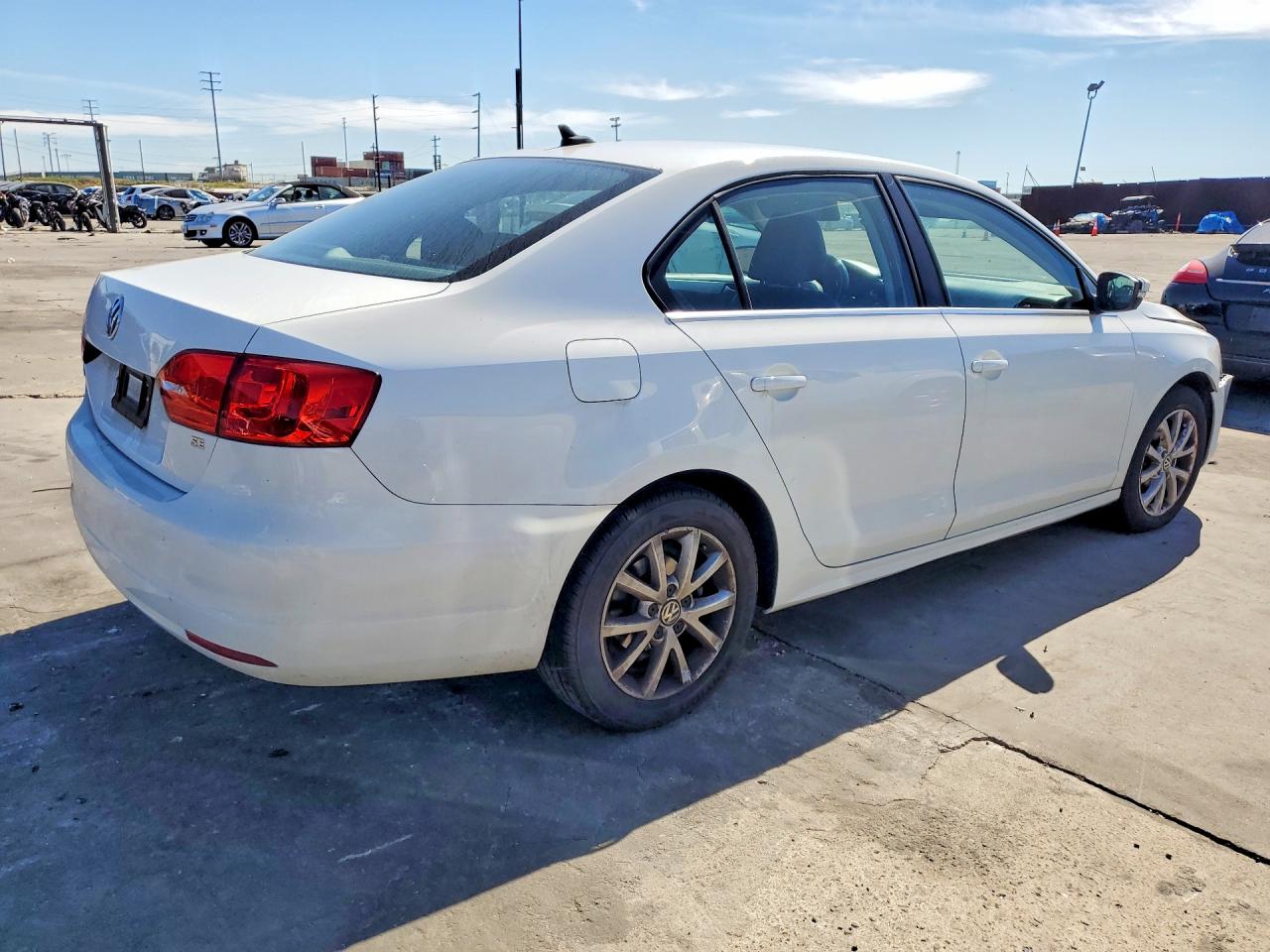 2014 VOLKSWAGEN JETTA SE photo 3