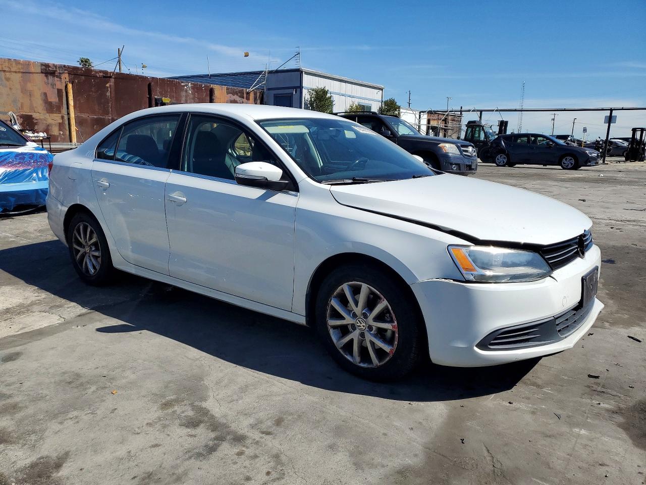 2014 VOLKSWAGEN JETTA SE photo 4