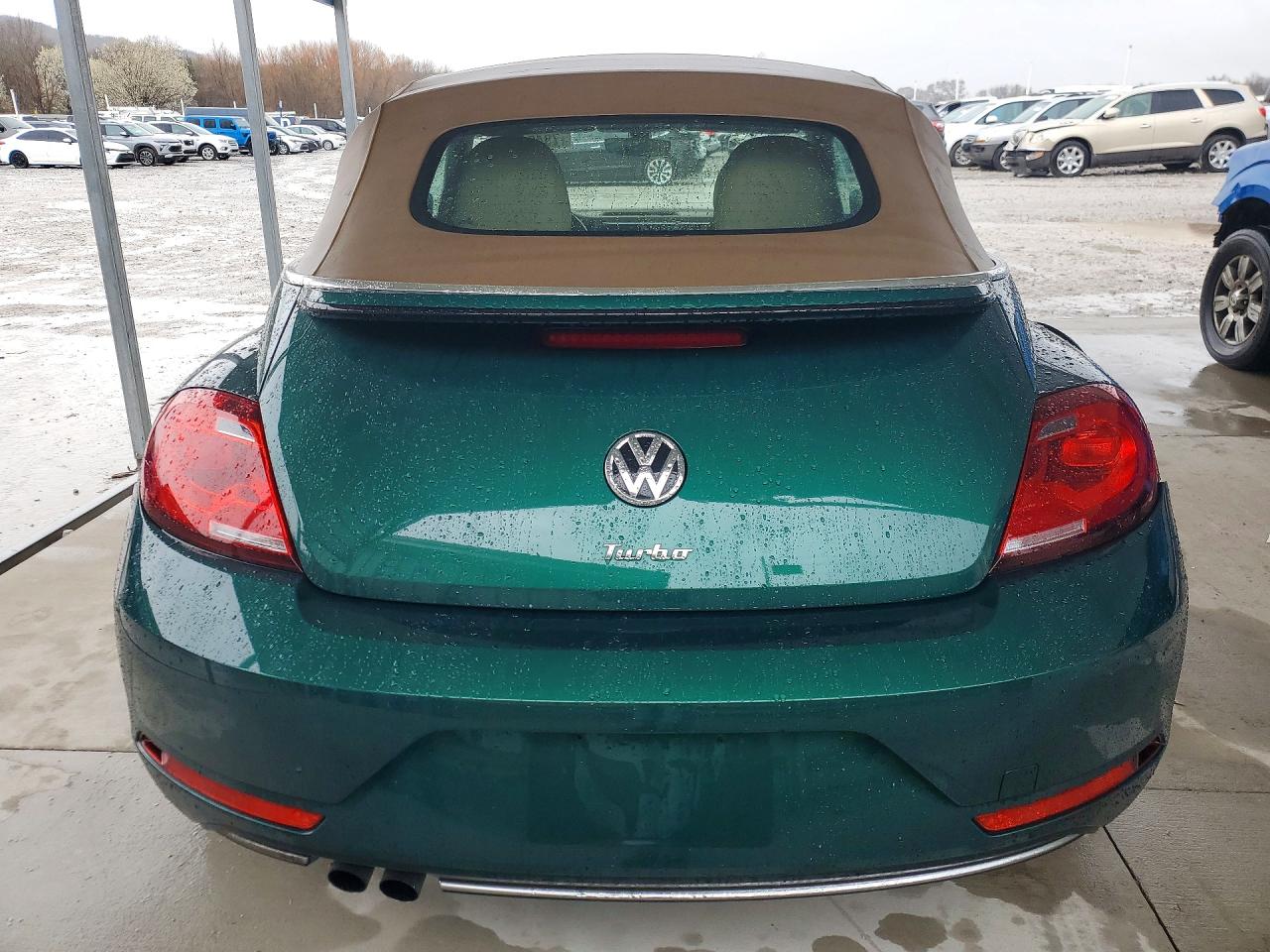 2017 VOLKSWAGEN BEETLE S photo 6