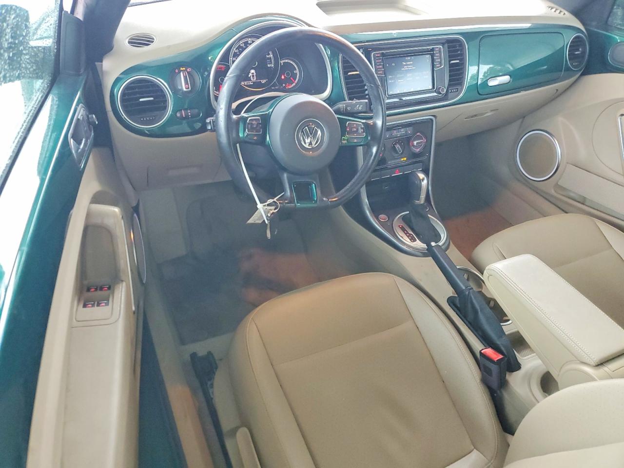 2017 VOLKSWAGEN BEETLE S photo 8