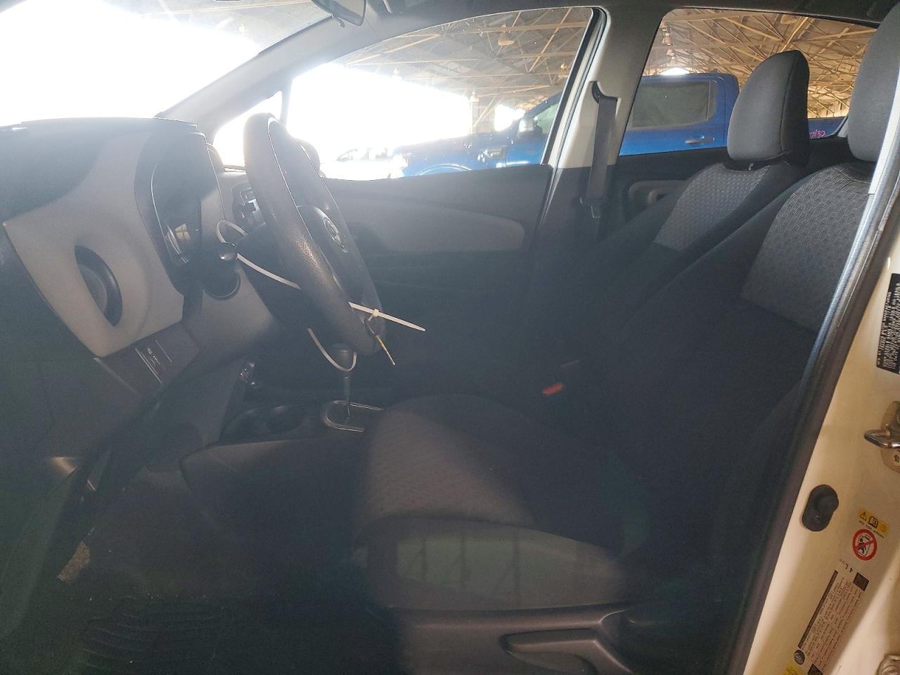 2017 TOYOTA YARIS 5-DOOR L FLEET photo 13