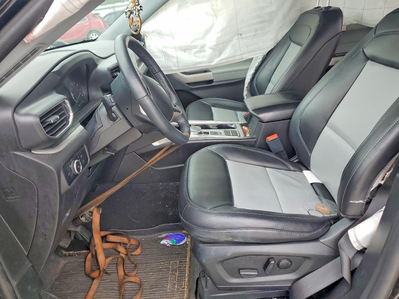 2023 FORD EXPLORER XLT photo 13